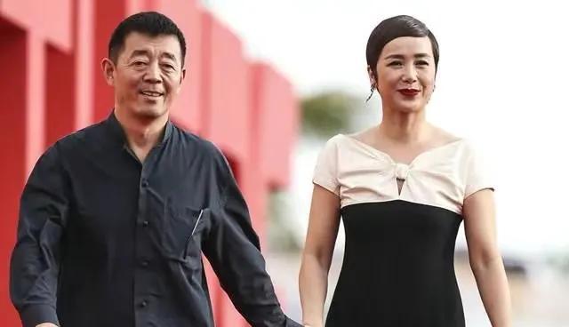 娱乐圈最丑男_美女野兽组合 娱乐圈丑男美女恋爱故事 娱乐圈颜值与才华反差情侣