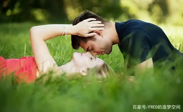 情侣摄影创意_情侣摄影姿势分享_100种姿势摆拍双人