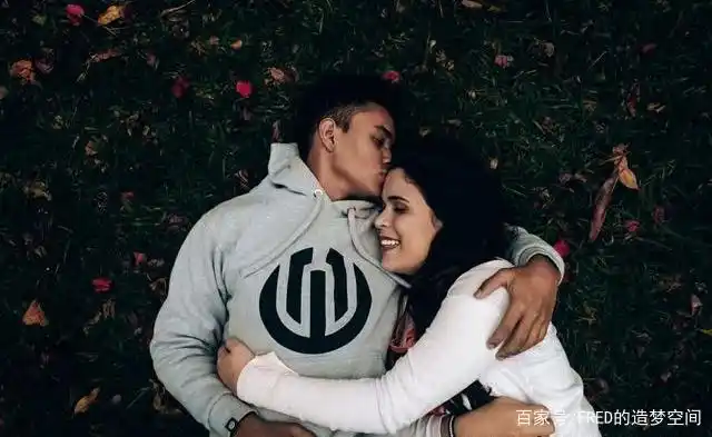 情侣摄影创意_情侣摄影姿势分享_100种姿势摆拍双人
