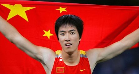娱乐圈第一白人_人生观光客_以德服人远离是非